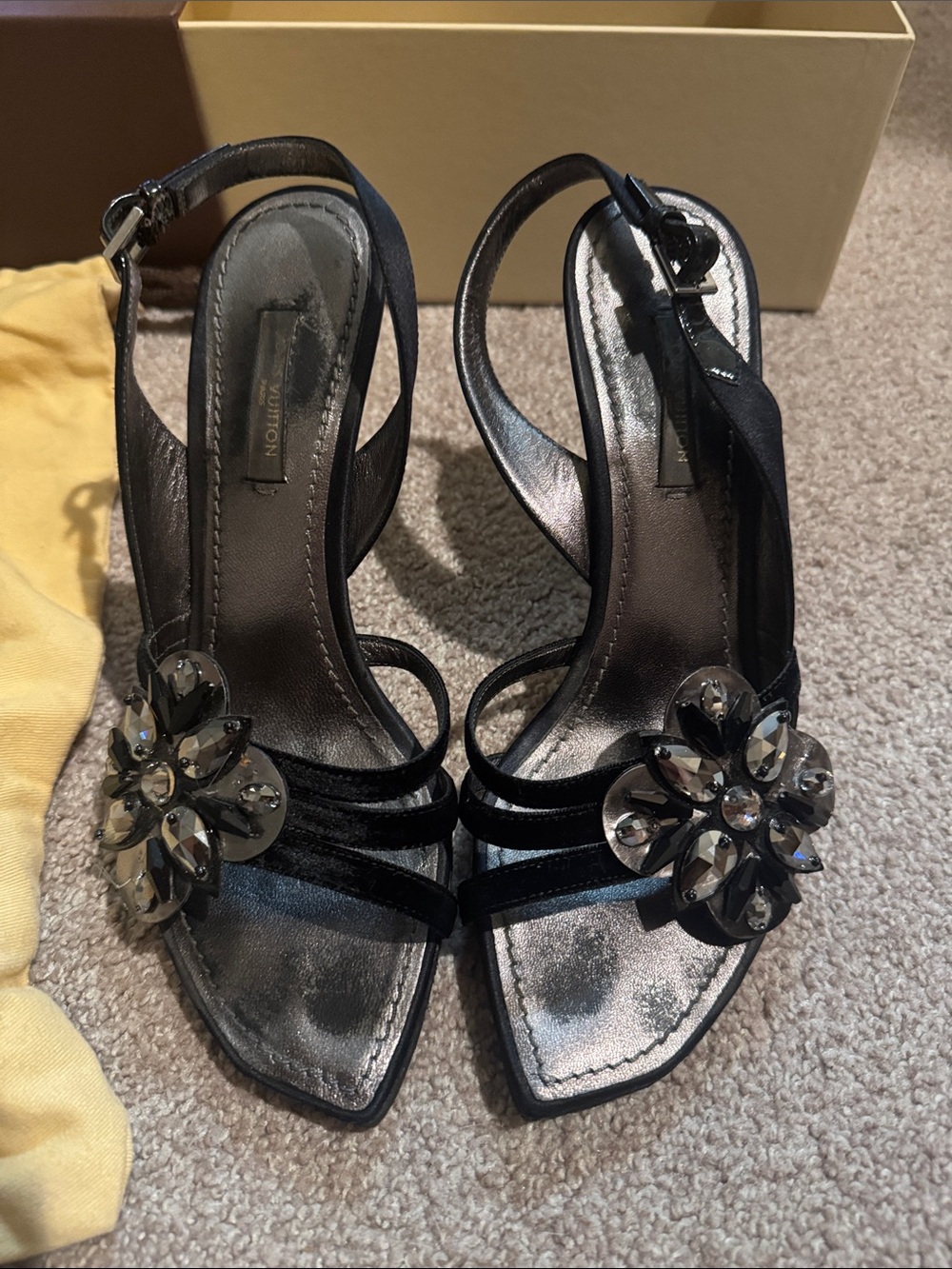 Louis Vuitton Black Jeweled Flower Slingback Heels 35.5 - Picture 2 of 12